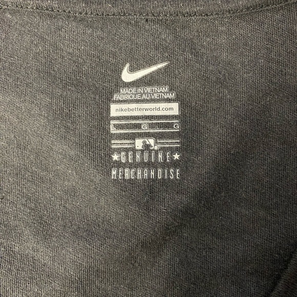 MLB, Pirates tee ~ Ladies cut, Super soft ~ Baseball - Picture 7 of 7